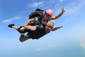 Kevin Guest - Skydiving in Dubai during the Americas/Europe USANA Growth trip