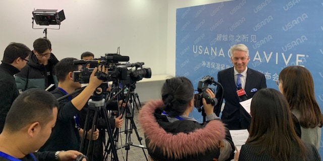 Meeting with members of the media in Beijing.